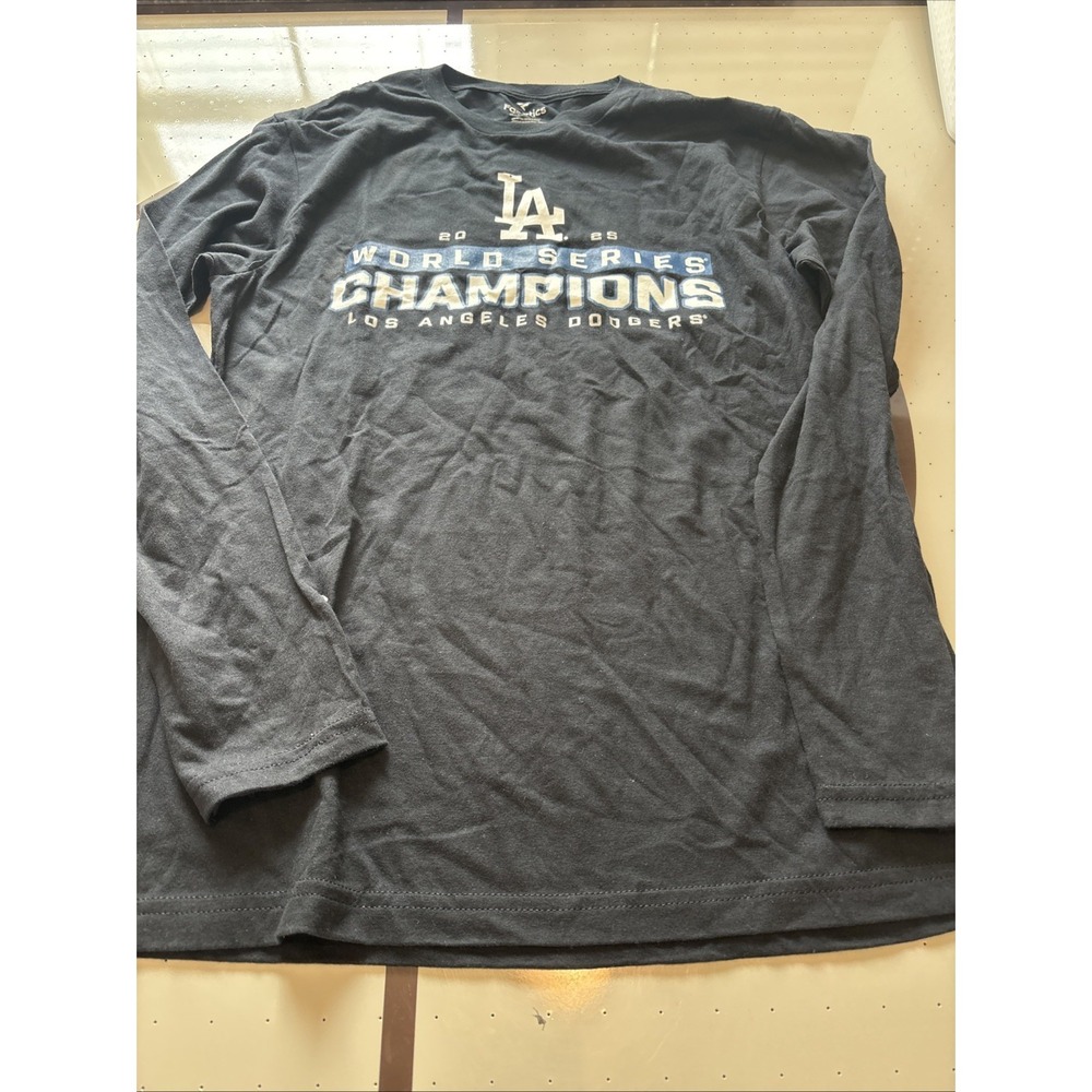 117 Men's Size M Long Sleeve Fanatics LA Dodgers World Series Champions Players